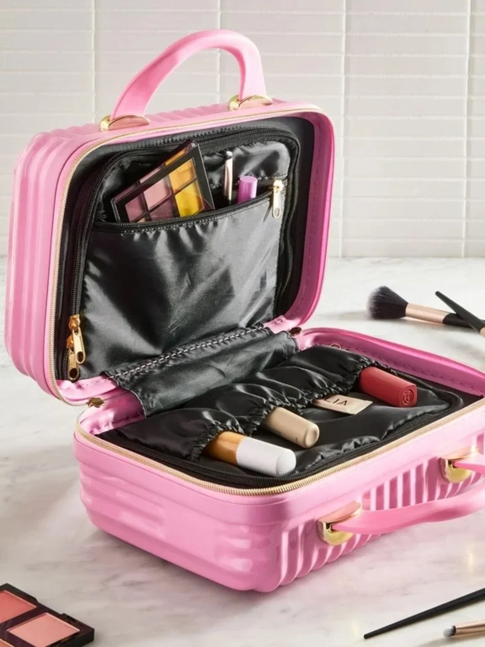 Pink Hard Shell Cosmetic Travel Case NWT